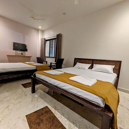 Hotel Madhusudan Executive โกลฮาปูร์ ภายนอก รูปภาพ