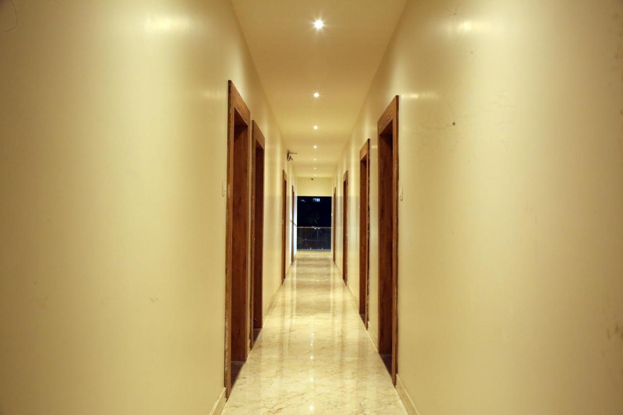 Hotel Madhusudan Executive โกลฮาปูร์ ภายนอก รูปภาพ