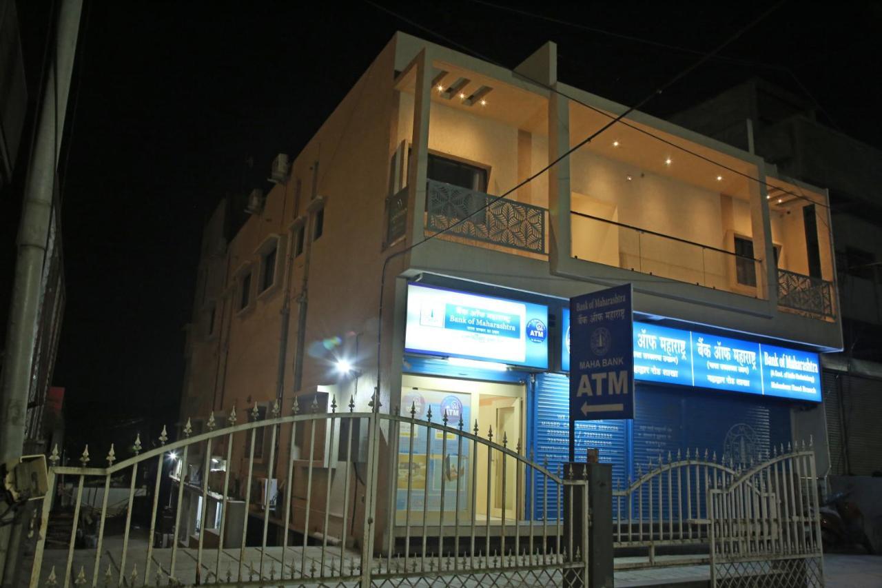 Hotel Madhusudan Executive โกลฮาปูร์ ภายนอก รูปภาพ
