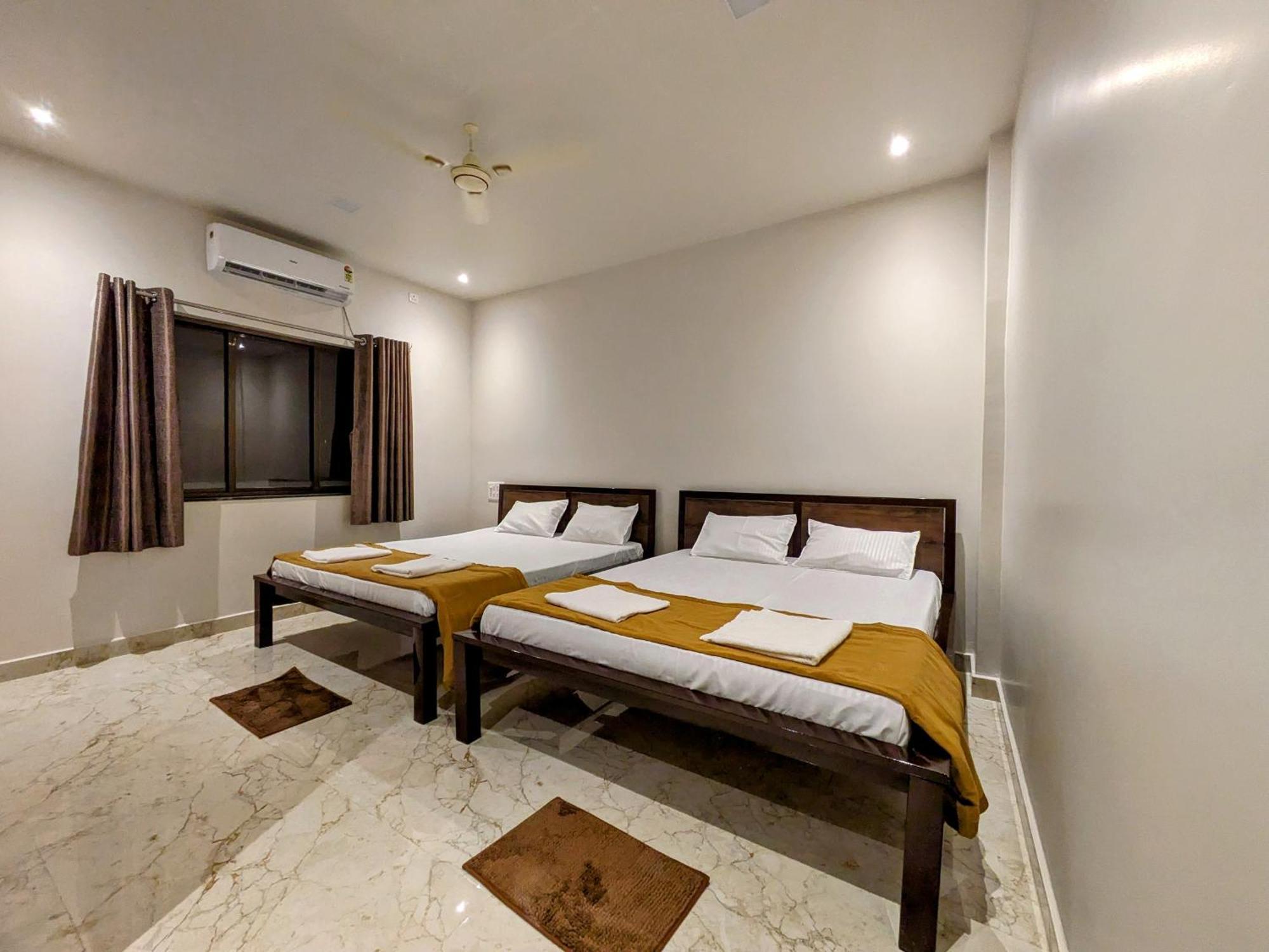 Hotel Madhusudan Executive โกลฮาปูร์ ภายนอก รูปภาพ